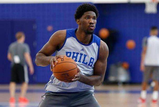 与埃弗顿握 与埃弗顿握